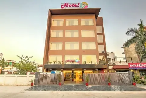 Hotel 91 Huda Premier