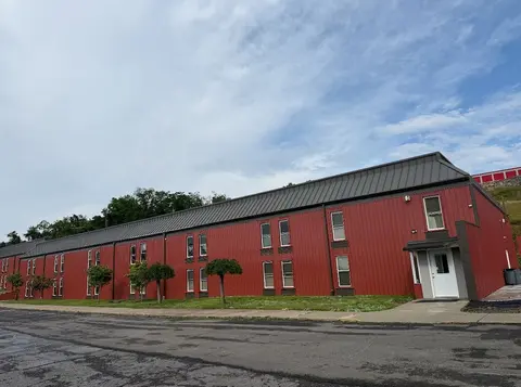 Fieldstone Apartments & Studios