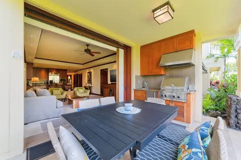 Kolea - Luxe 2BR Condo with Pool Access