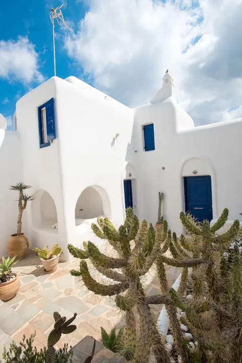 Anemoessa House