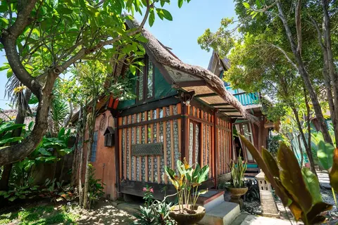 Room-cozy 2-bedroom Lumbung Cabin in San