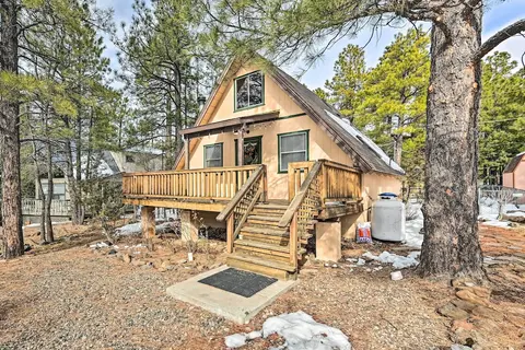 Deck & Grill: A-frame Cabin in Munds Park!