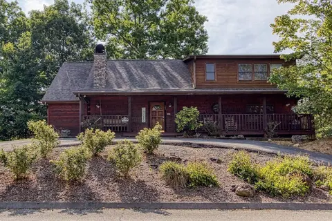 Er3 - Best Of Both Worlds -great Location-close To Town 4 Bedroom Cabin by RedAwning