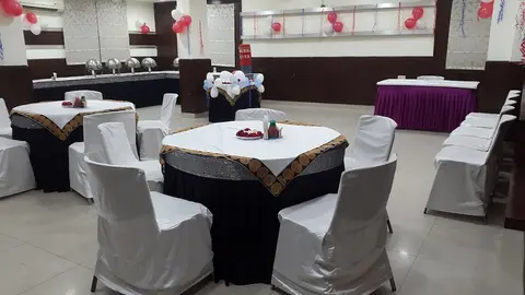 Hotel Mandakini Plaza