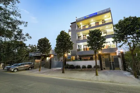 Fabhotel Rr Premium