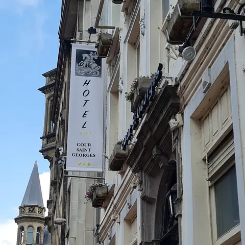Cour St Georges
