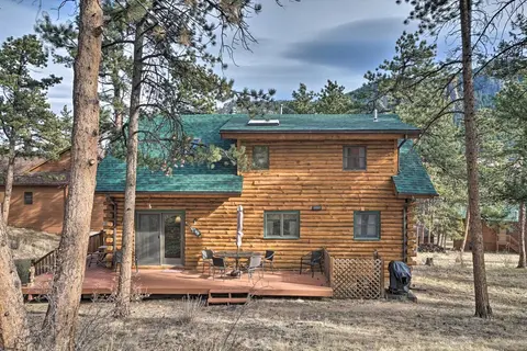 Picturesque Log Cabin in Estes Park: 9 Mi. to Rmnp
