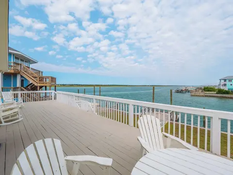 Bear's Den by Topsail Realty
