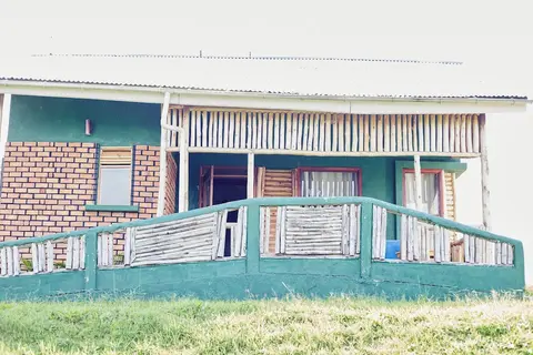 ngirisi hill silverback lodge-bwindi