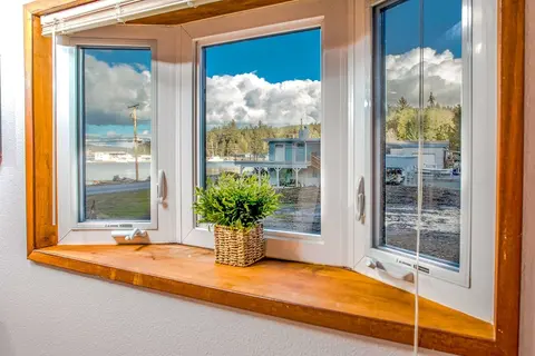 Cornet Bay Cottage in Oak Harbor