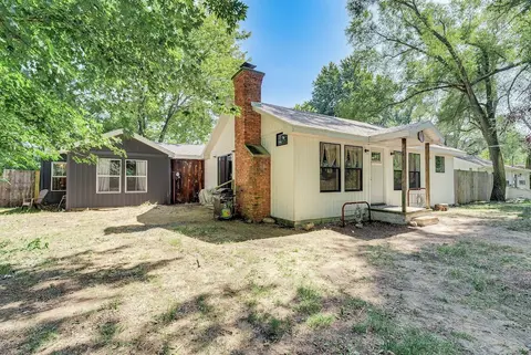 Benton Harbor Home 3 Mi to Beach: Grill & Yard