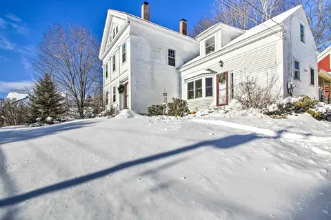 Quaint & Cozy Apartment 12 Mi to Ski Slopes