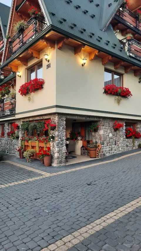 POKOJE UKRZEPTOWSKICH