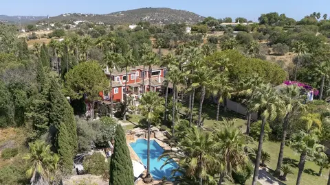 Villa Oasis by Cadenzalux