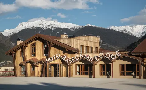 Hotel Base Camp Lodge - Bourg Saint Maurice