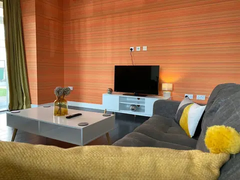 Riverside getaway 2 Bedroom