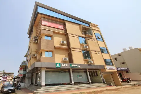 OYO 9583 Hotel Qinn