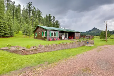 Hill City Haven ~ 23 Mi to Rapid City!