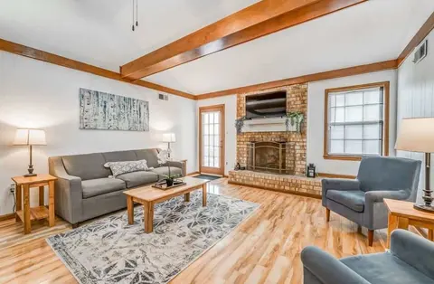 Hardwood Guesthouse