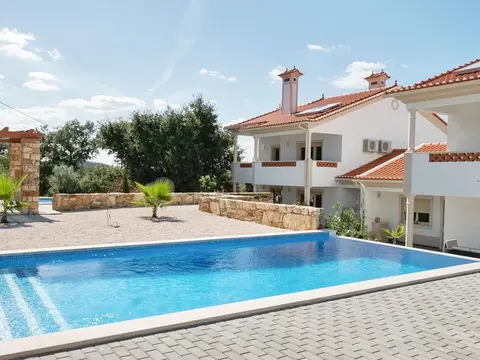 Modern Holiday Home in Lisbon With Private Pool & Jacuzzi! Ncasa Aurélie