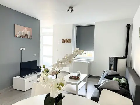 House With Free Parking 15min From The Airport