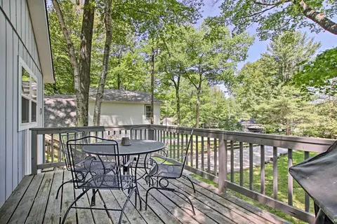 Ludington Cottage w/ Deck, Yard & Fire Pit!