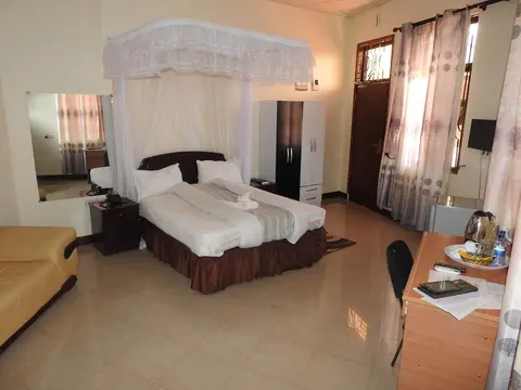 Lenny Hotel