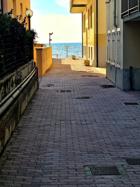 Apartment in a Building Facing the Sea-rif Florida