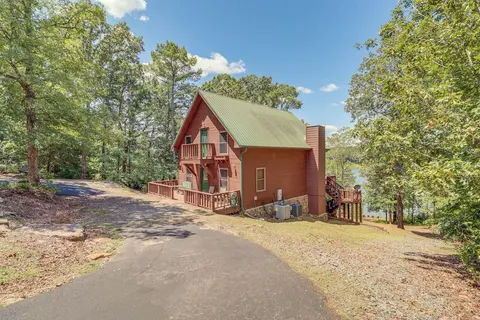 Peaceful Greers Ferry Cabin w/ Deck & Lake View!