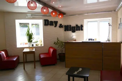 Day & Night - Hostel