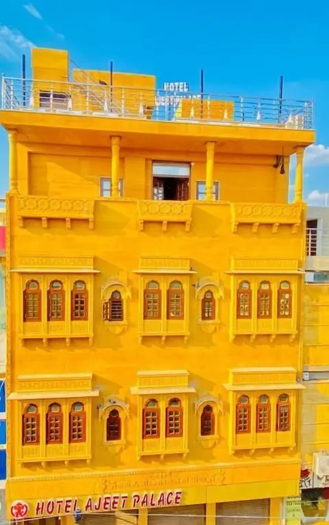 Hotel Ajeet Palace