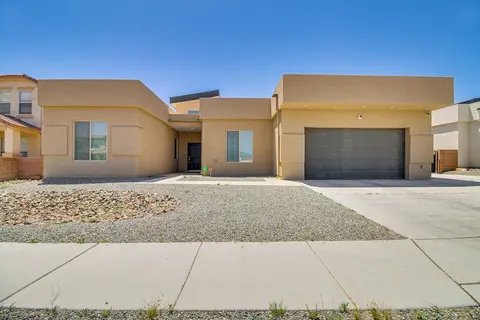 Pet-friendly Rio Rancho Home w/ Fire Pit