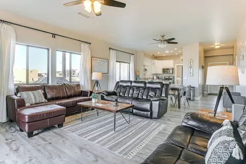 4 Mi to Lake Powell: Retreat w/ Game Room!
