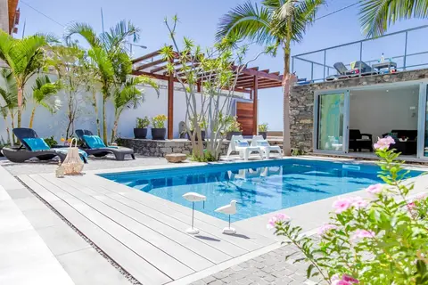 Madeira Beach House by Atlantic Holiday
