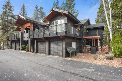 Crystal Charm Amazing 3 BDR Condo Close to Beaches, Casinos, & Skiing!