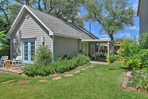 Outdoor Oasis & Grills: Ultimate Rockport Home!