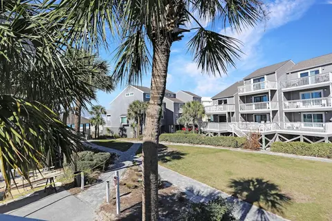 Barrier Dunes 215 - 32