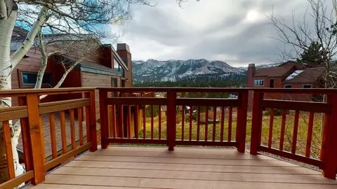 Meadow Ridge 28 Spacious and Secluded, Private Washer Dryer, Close to Eagle by RedAwning