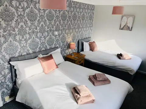 Ideal Road Trip Dunfermline Home - Free Parking
