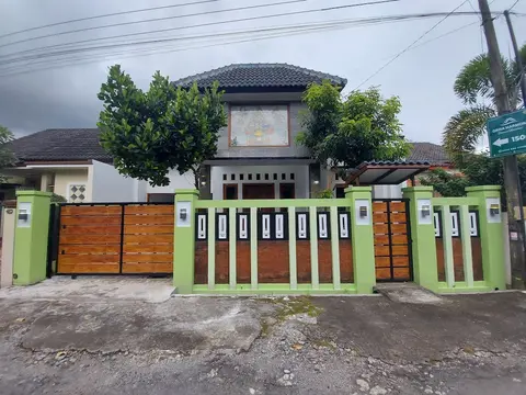 Tentrem Homestay by FH Stay