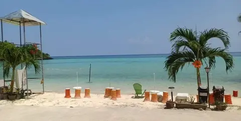 Aizawa Beach Resort