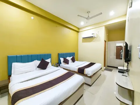 Hotel Medhya Grand Varanasi
