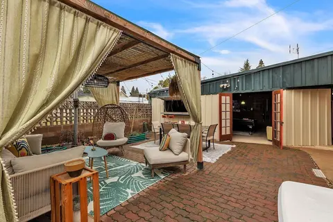 Brick & Creek House 3 Bedroom Home
