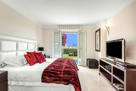 YOLO Spaces – Sotogrande Marina Boutique Apartment