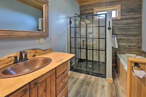 Hillside Hideaway w/ Hot Tub & Heated Patio!
