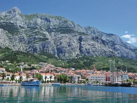 Cozy 1 Bedroom Apartment in Makarska
