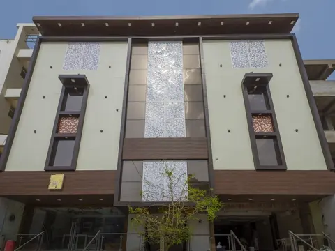 OYO 14022 Hotel Riwaz