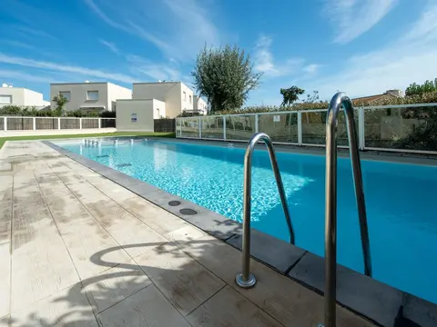 Cozy Beachside Villa in Serignan