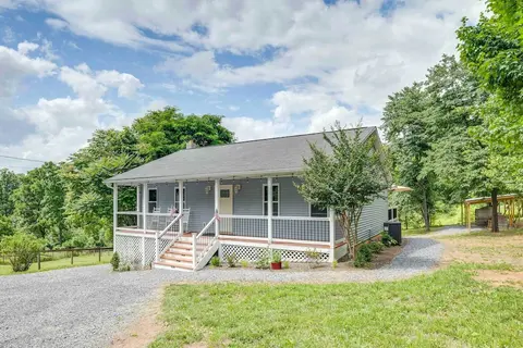 Front Royal Retreat on 3 Acres w/ Mtn Views!