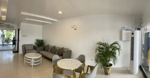 HOTEL THE MIR